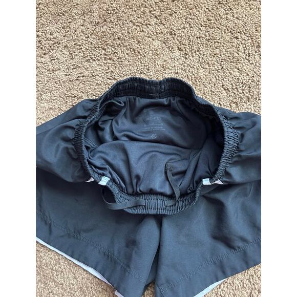 Nike Girls Athletic Outfit | Activewear Tank Top Dri Fit Shorts | 2 piece Set - Picture 9 of 11